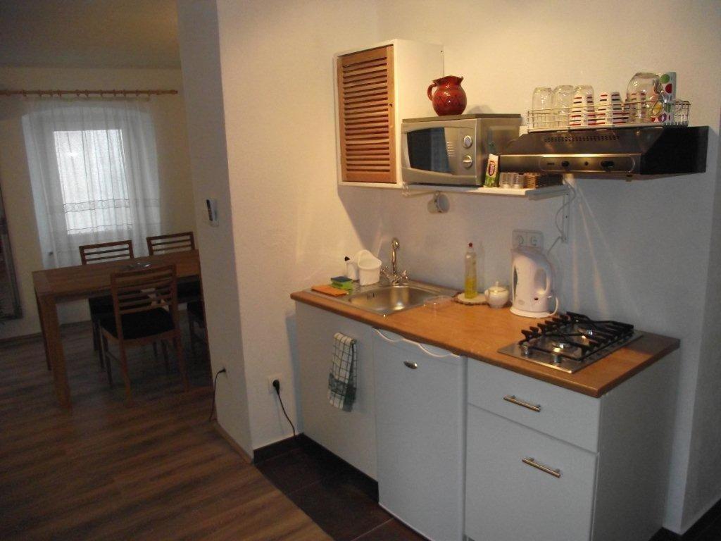 Apartments Dobrinj Habitación foto