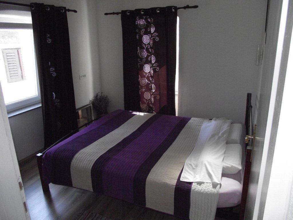 Apartments Dobrinj Habitación foto